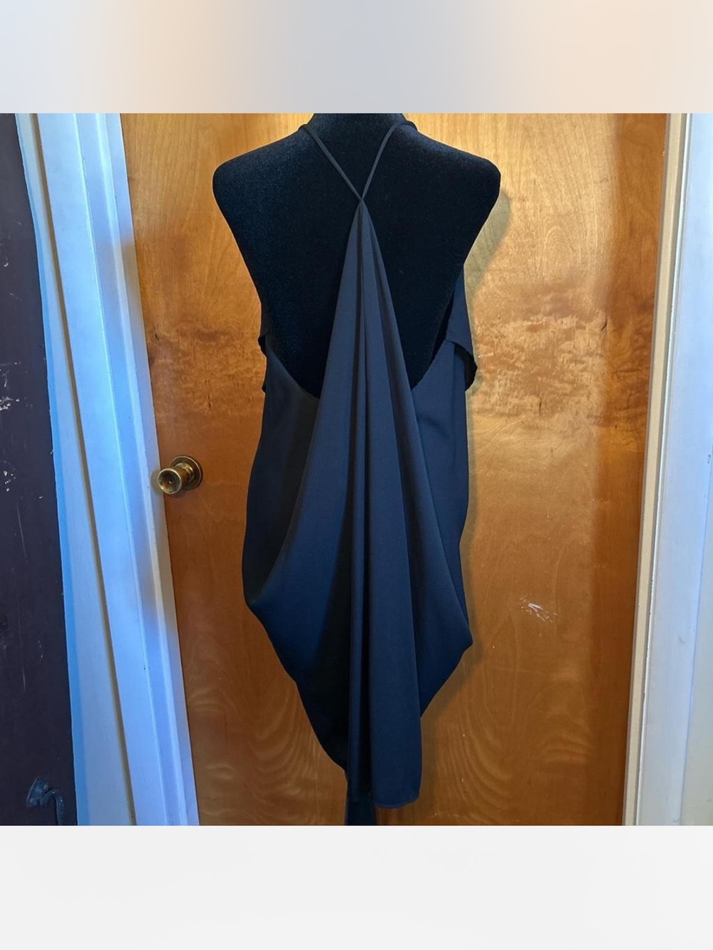 Beautiful black dress - Picture 6 of 6